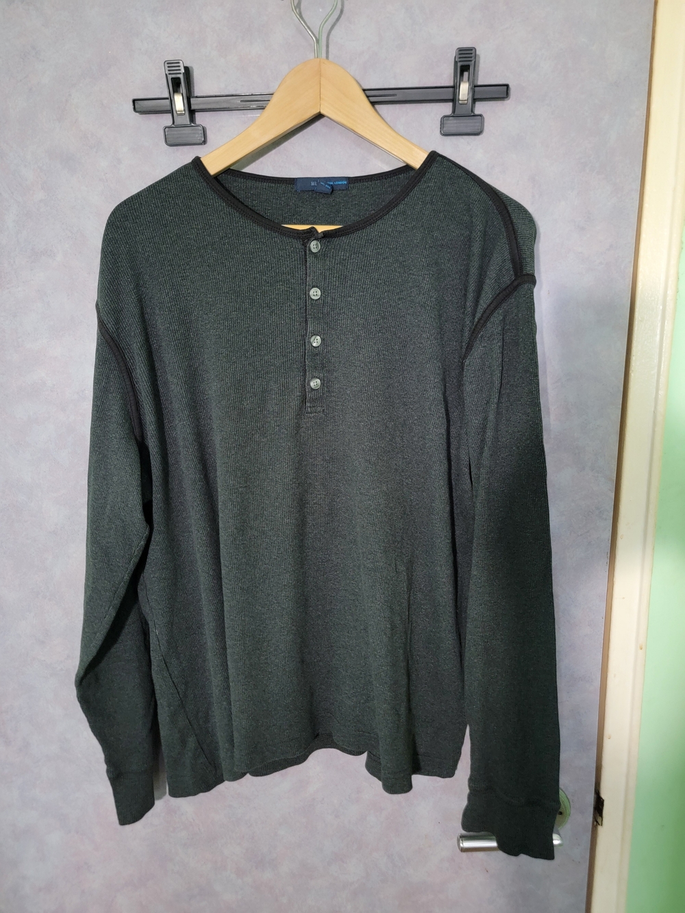 Men's Charcoal Henley Long-Sleeve Shirt